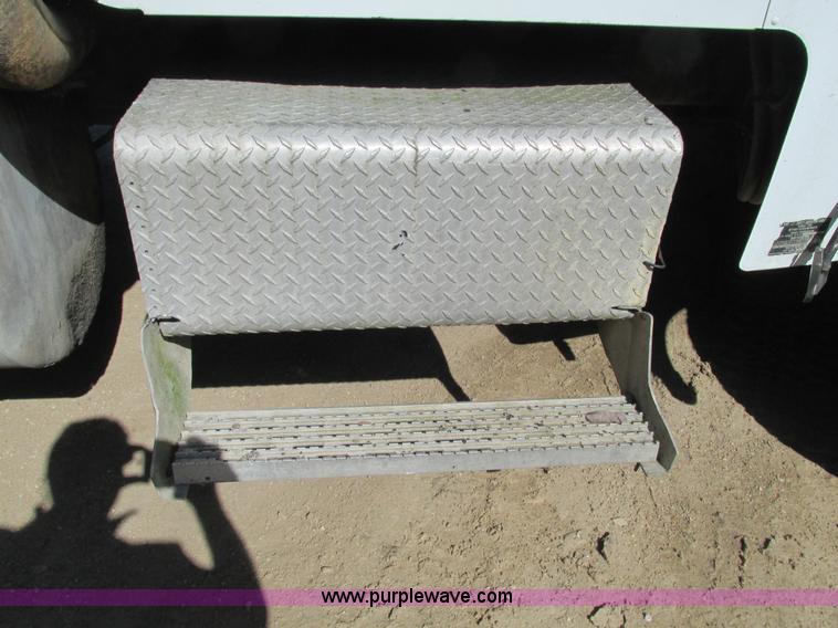 image for item L2005 1987 Freightliner FLC-64T dump truck