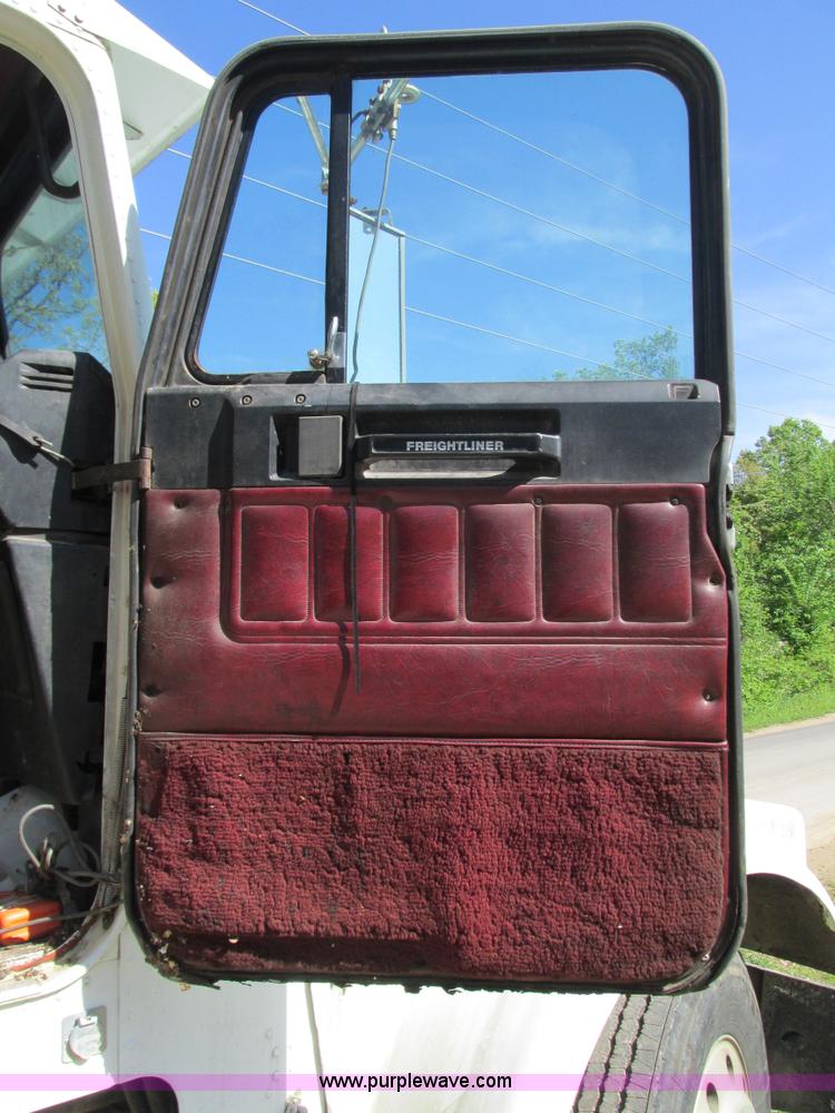 image for item L2005 1987 Freightliner FLC-64T dump truck