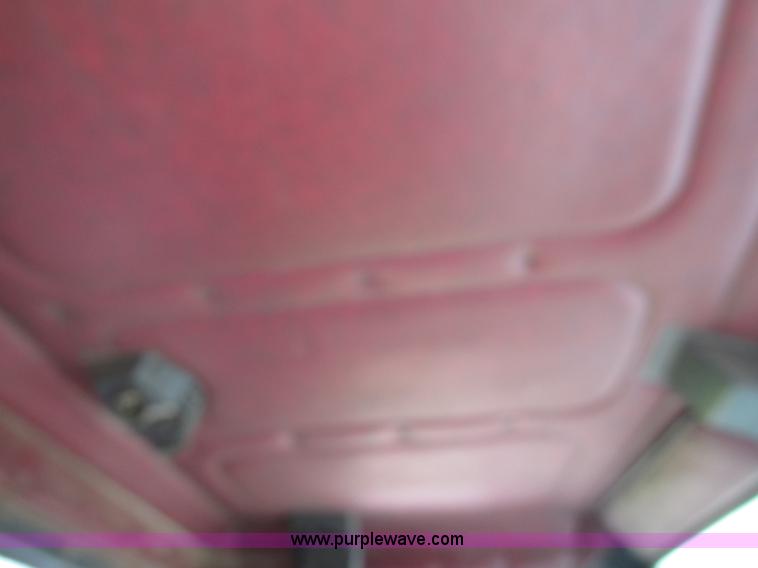 image for item L2005 1987 Freightliner FLC-64T dump truck