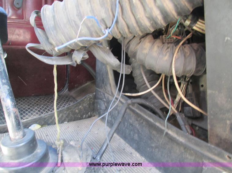 image for item L2005 1987 Freightliner FLC-64T dump truck