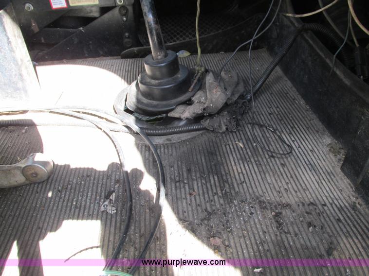 image for item L2005 1987 Freightliner FLC-64T dump truck