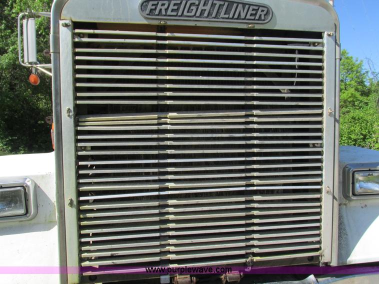 image for item L2005 1987 Freightliner FLC-64T dump truck