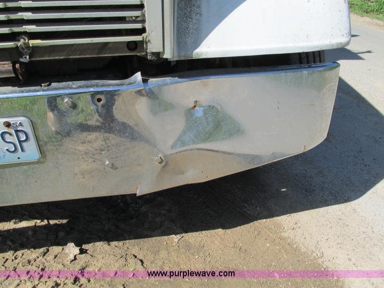 image for item L2005 1987 Freightliner FLC-64T dump truck
