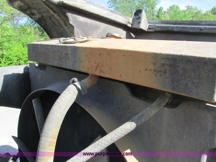 image for item L2005 1987 Freightliner FLC-64T dump truck