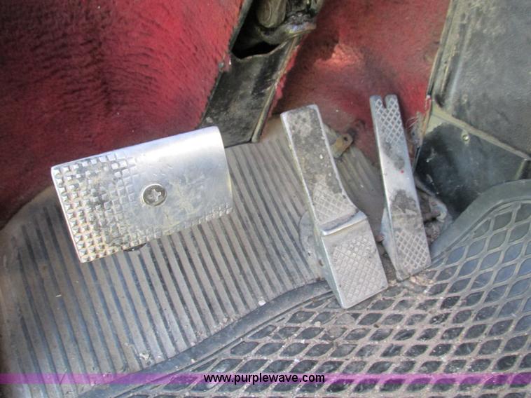 image for item L2005 1987 Freightliner FLC-64T dump truck