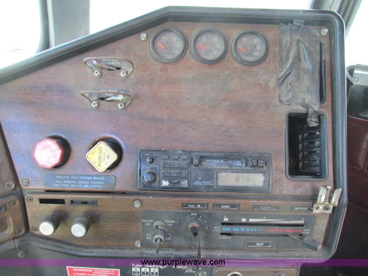 image for item L2005 1987 Freightliner FLC-64T dump truck