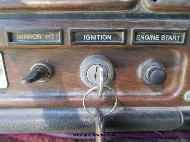 image for item L2005 1987 Freightliner FLC-64T dump truck