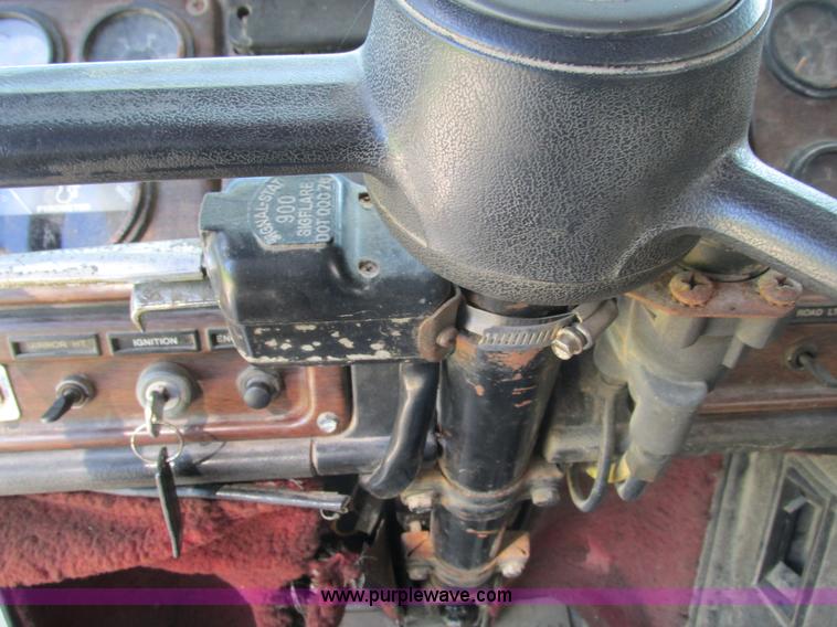 image for item L2005 1987 Freightliner FLC-64T dump truck