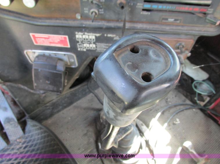 image for item L2005 1987 Freightliner FLC-64T dump truck