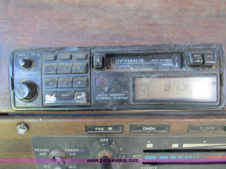 image for item L2005 1987 Freightliner FLC-64T dump truck