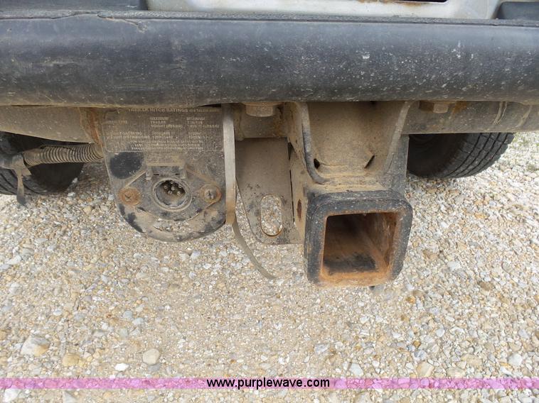 image for item L2008 2001 Chevrolet Silverado 2500HD pickup truck