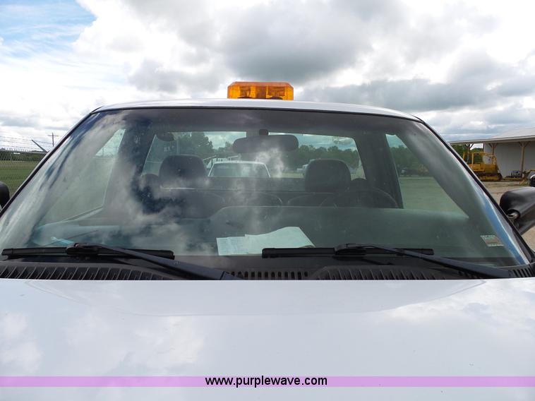 image for item L2008 2001 Chevrolet Silverado 2500HD pickup truck