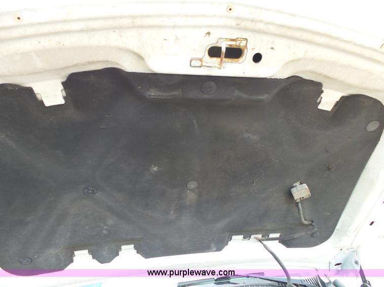 image for item L2008 2001 Chevrolet Silverado 2500HD pickup truck