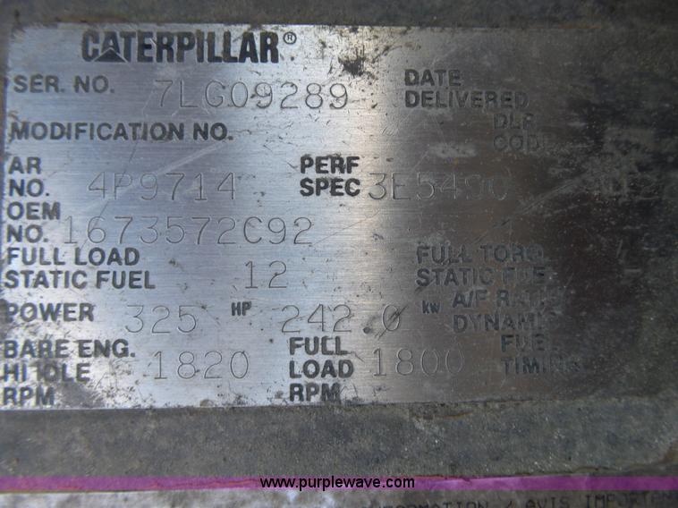 image for item L2011 1992 International 8100 semi truck