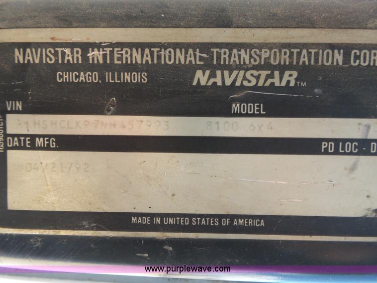 image for item L2011 1992 International 8100 semi truck