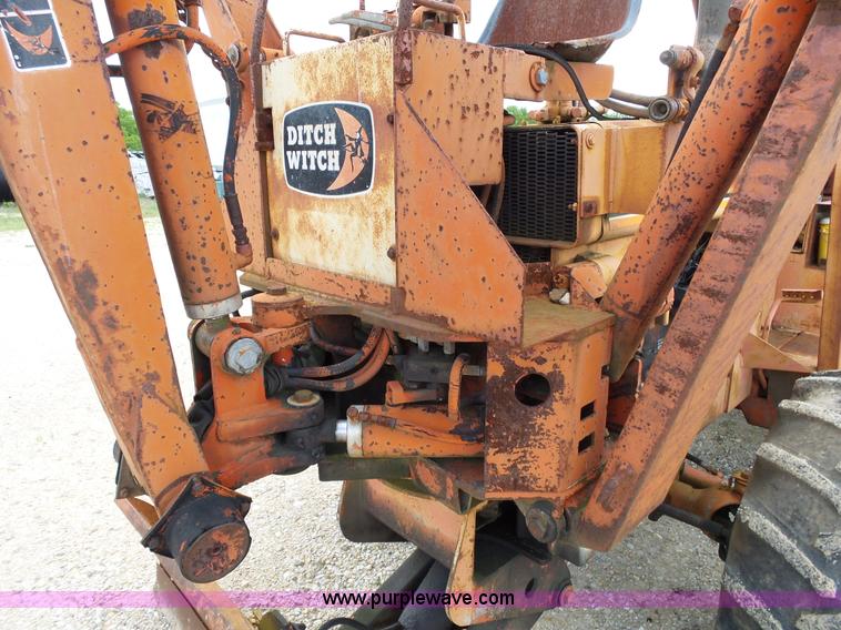 image for item L2013 Ditch Witch 6510DD rock saw