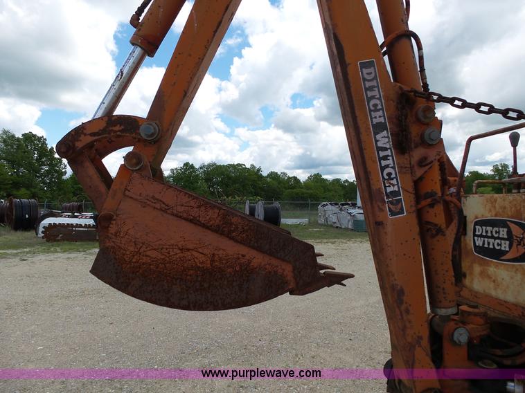 image for item L2013 Ditch Witch 6510DD rock saw