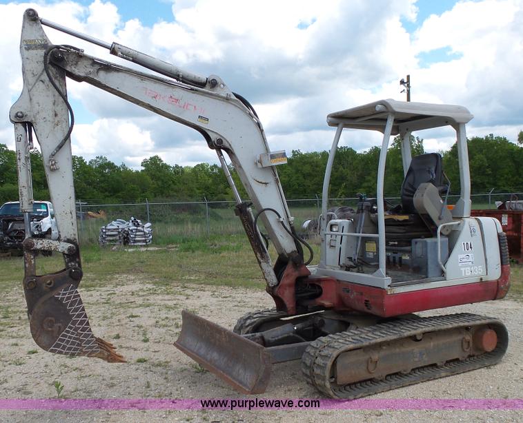 image for item L2015 2005 Takeuchi TB135 compact excavator