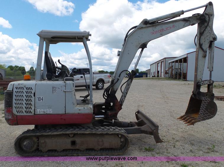 image for item L2015 2005 Takeuchi TB135 compact excavator