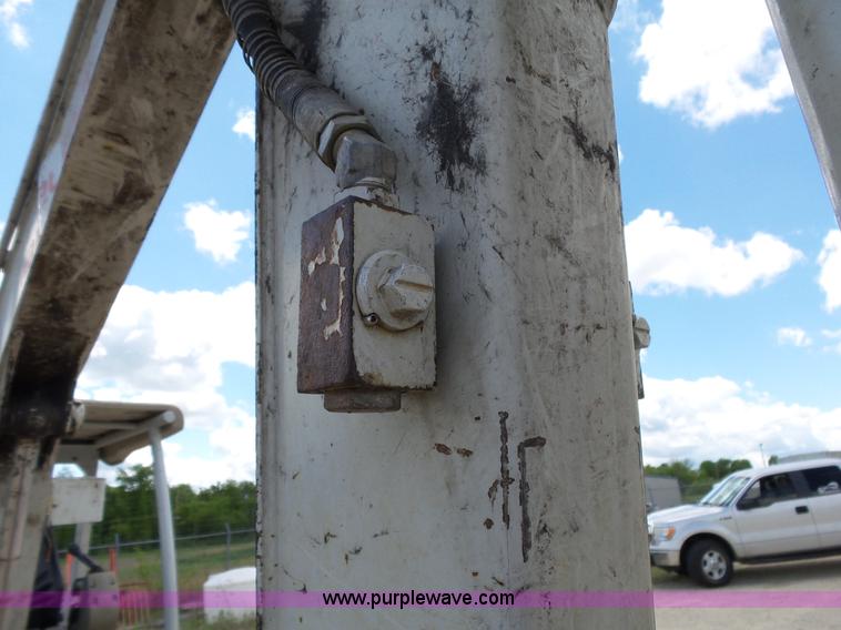 image for item L2015 2005 Takeuchi TB135 compact excavator