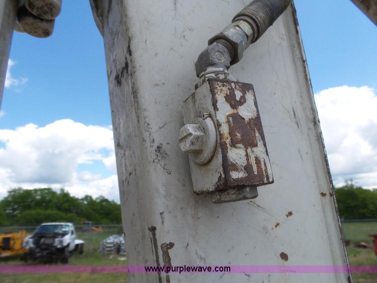 image for item L2015 2005 Takeuchi TB135 compact excavator