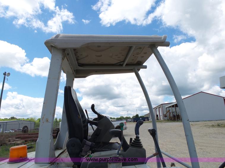 image for item L2015 2005 Takeuchi TB135 compact excavator