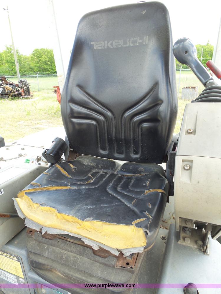 image for item L2015 2005 Takeuchi TB135 compact excavator