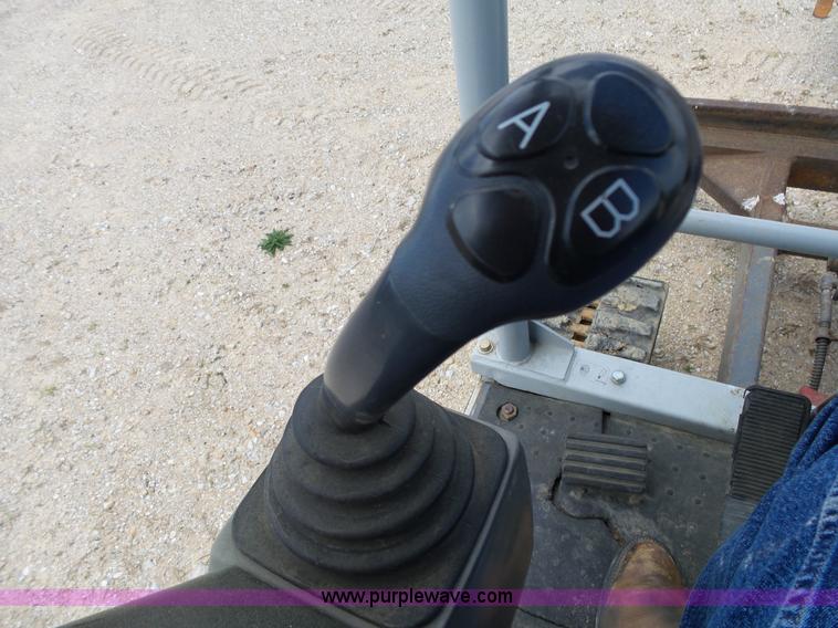 image for item L2015 2005 Takeuchi TB135 compact excavator