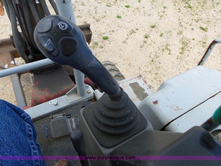 image for item L2015 2005 Takeuchi TB135 compact excavator