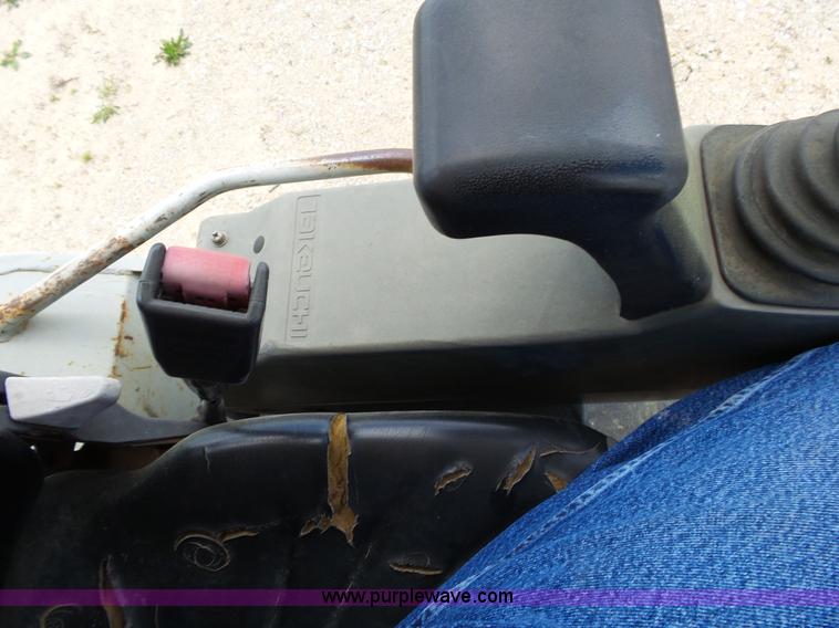 image for item L2015 2005 Takeuchi TB135 compact excavator