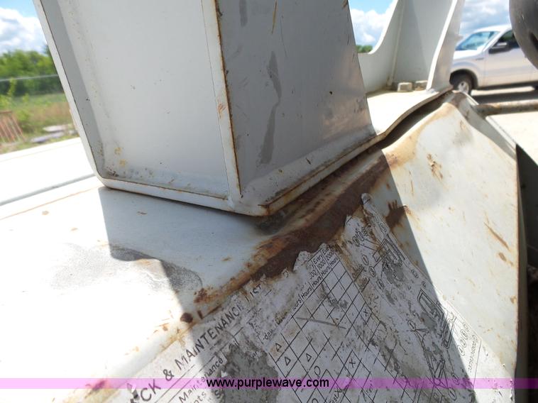 image for item L2015 2005 Takeuchi TB135 compact excavator