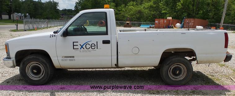 image for item L2017 2000 Chevrolet 2500 pickup truck