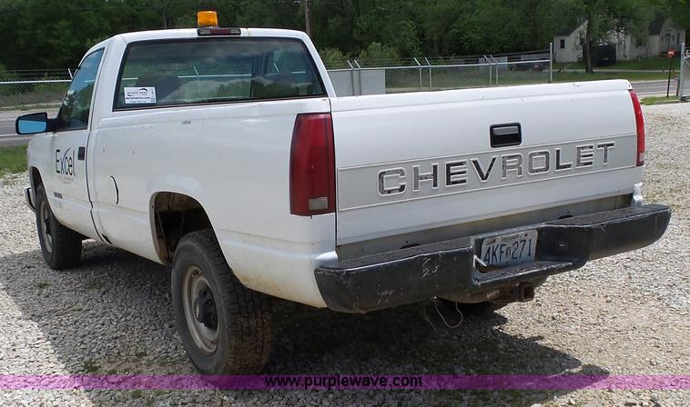 image for item L2017 2000 Chevrolet 2500 pickup truck