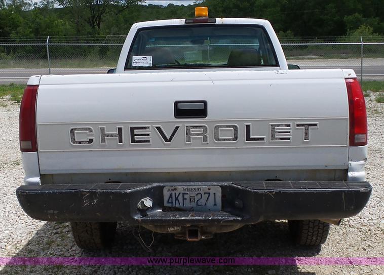 image for item L2017 2000 Chevrolet 2500 pickup truck