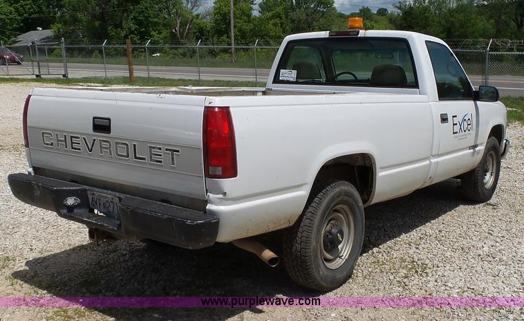 image for item L2017 2000 Chevrolet 2500 pickup truck