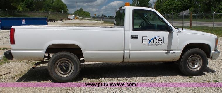 image for item L2017 2000 Chevrolet 2500 pickup truck