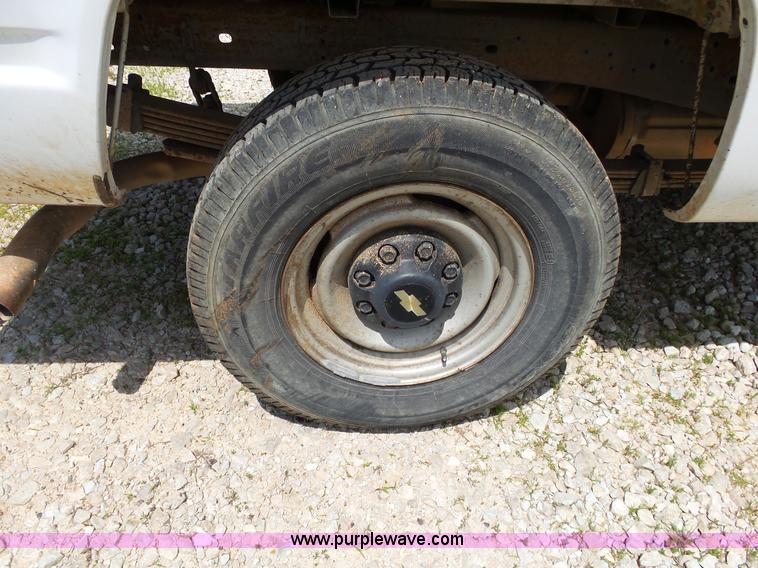 image for item L2017 2000 Chevrolet 2500 pickup truck