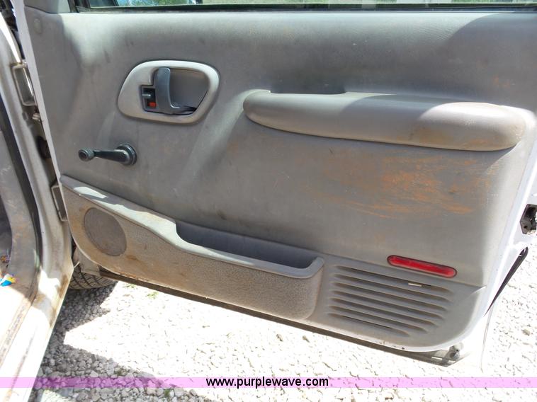 image for item L2017 2000 Chevrolet 2500 pickup truck