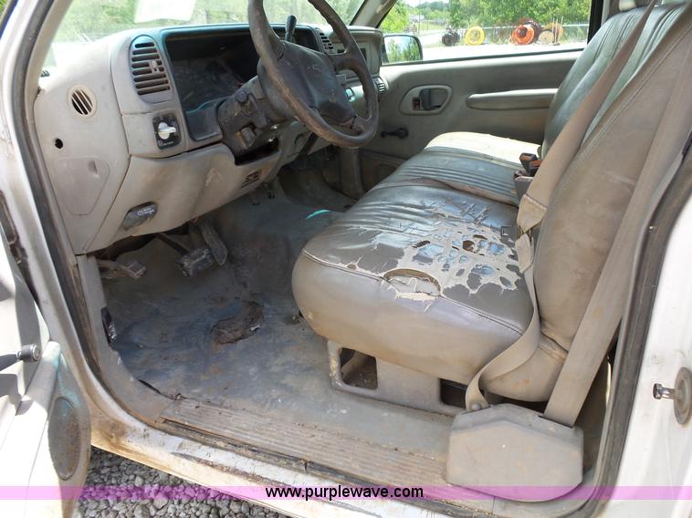 image for item L2017 2000 Chevrolet 2500 pickup truck