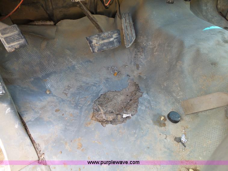 image for item L2017 2000 Chevrolet 2500 pickup truck