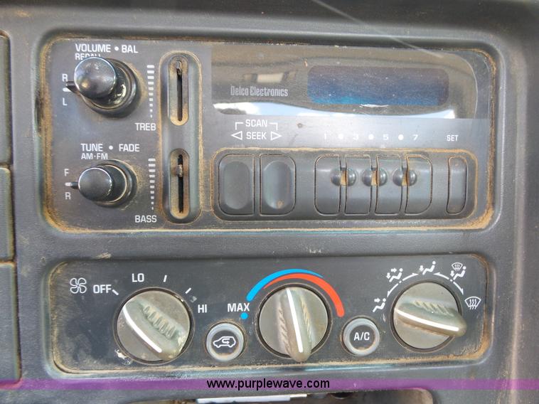 image for item L2017 2000 Chevrolet 2500 pickup truck