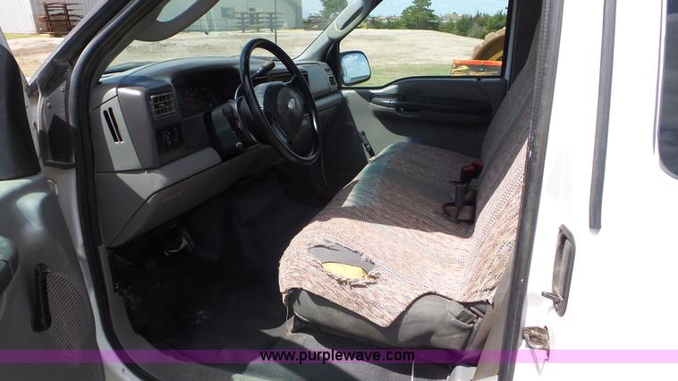 image for item L2146 2003 Ford F250 Super Duty SuperCab pickup truck