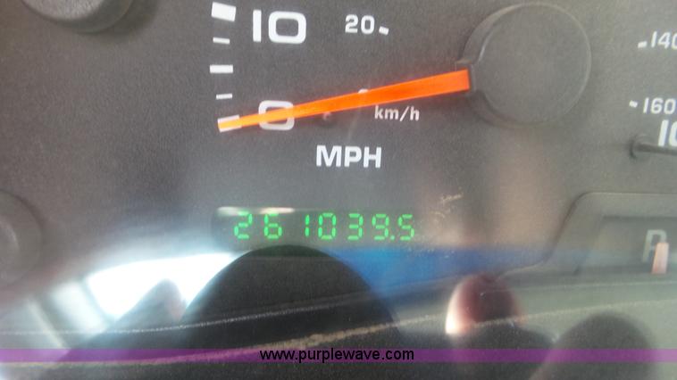 image for item L2146 2003 Ford F250 Super Duty SuperCab pickup truck