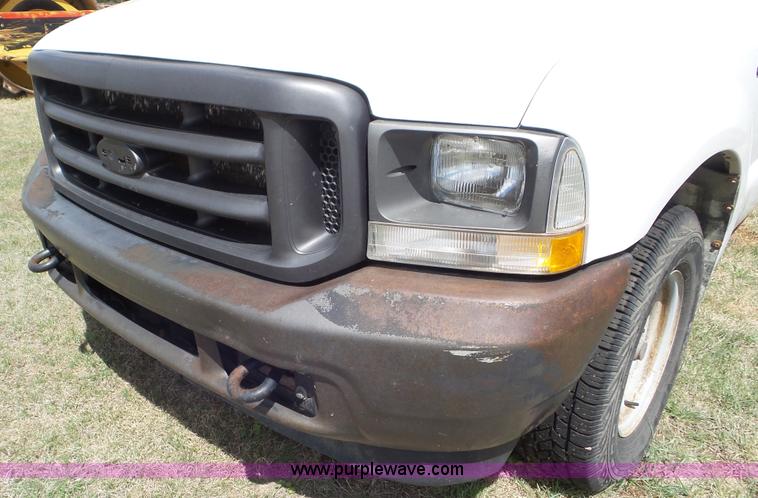 image for item L2146 2003 Ford F250 Super Duty SuperCab pickup truck