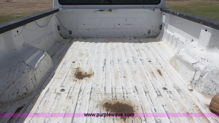image for item L2146 2003 Ford F250 Super Duty SuperCab pickup truck