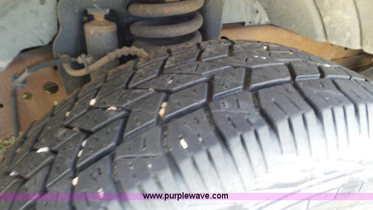 image for item L2146 2003 Ford F250 Super Duty SuperCab pickup truck