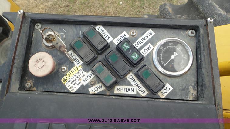 image for item L2148 2001 Hypac C857A single drum roller