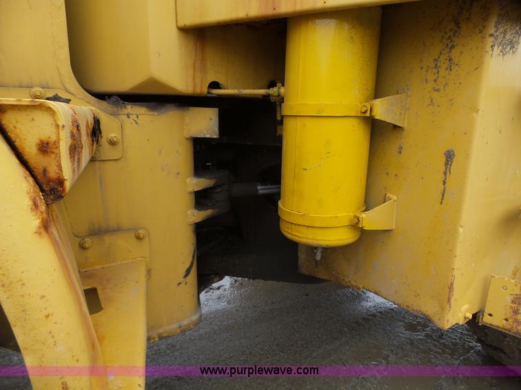 image for item L5700 1978 Caterpillar 966C wheel loader