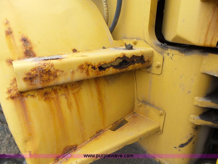image for item L5700 1978 Caterpillar 966C wheel loader
