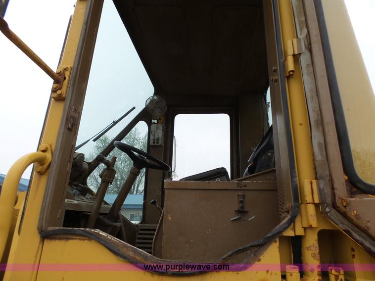 image for item L5700 1978 Caterpillar 966C wheel loader